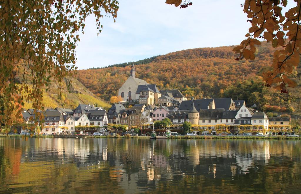 Hotel Haus Burg Metternich 바일슈타인 외부 사진